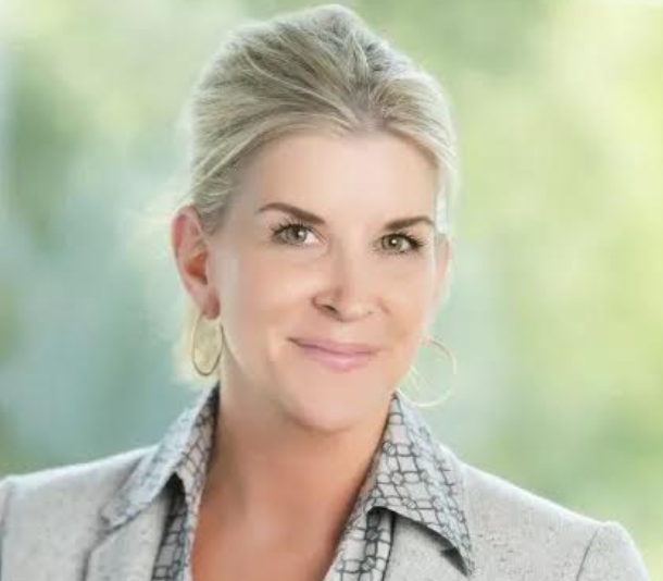 Kari Warren